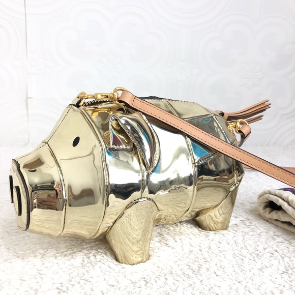 Tory Burch Handbags - 🌸OFFERS?🌸Collector’s item Tory Burch Pig Crssbdy